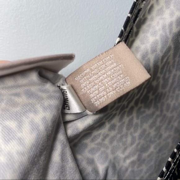 5/$25 | CHICO’S 0 Animal Print Scoop Neck Tank Top - Picture 5 of 8